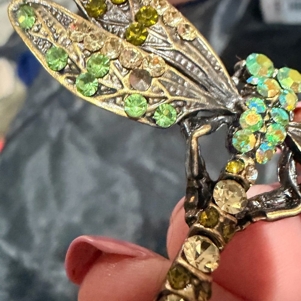 Green Crystal Dragonfly Brooch - Picture 2 of 5